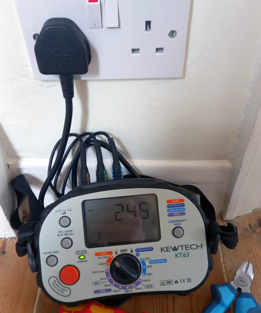 Testing an electrical socket